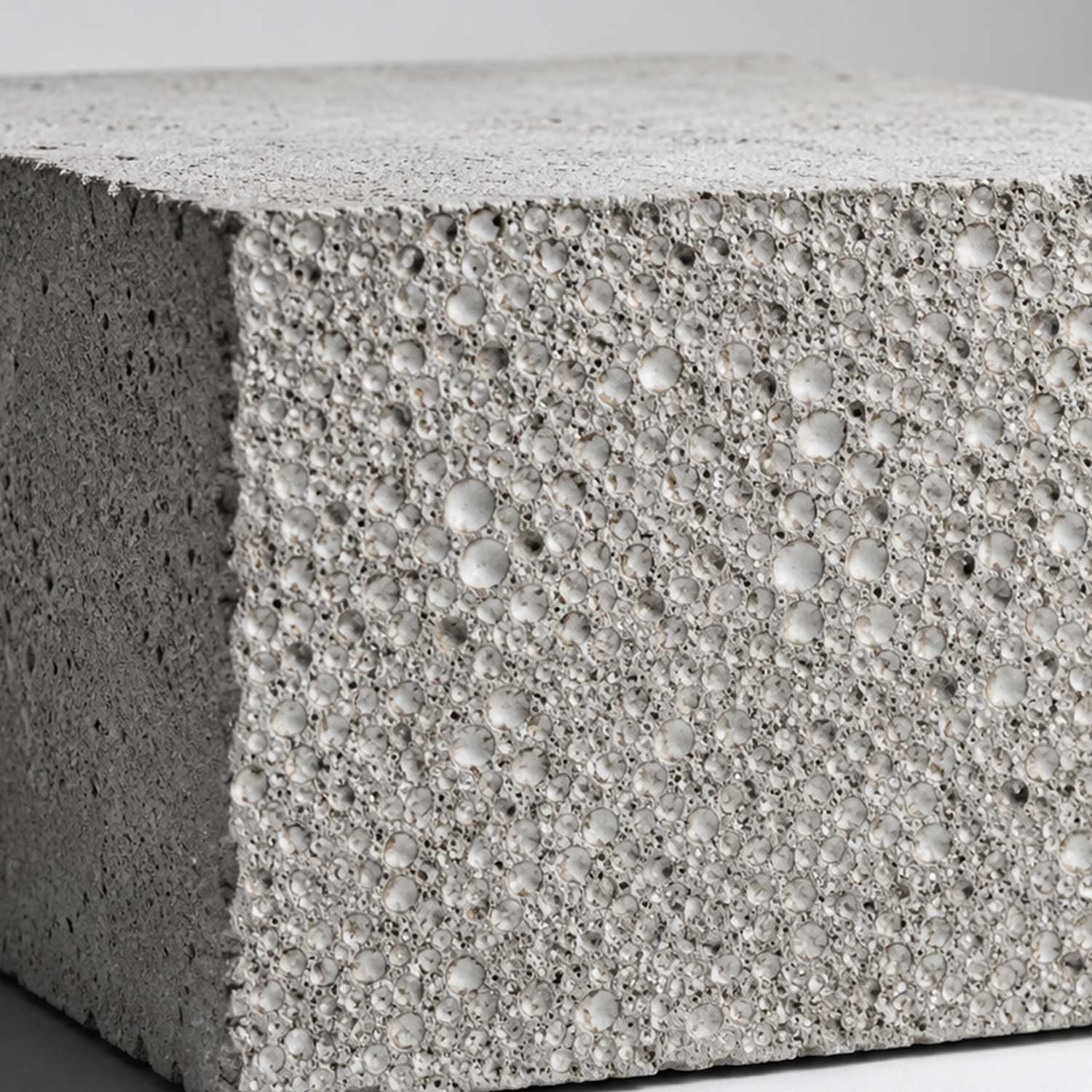Vermiculite concrete for lightweight concrete and lightweight screeds - CMMP GRANUTEC®